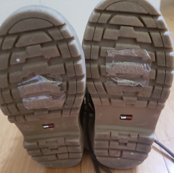 Tommy Hilfiger Boots - Picture 4 of 6